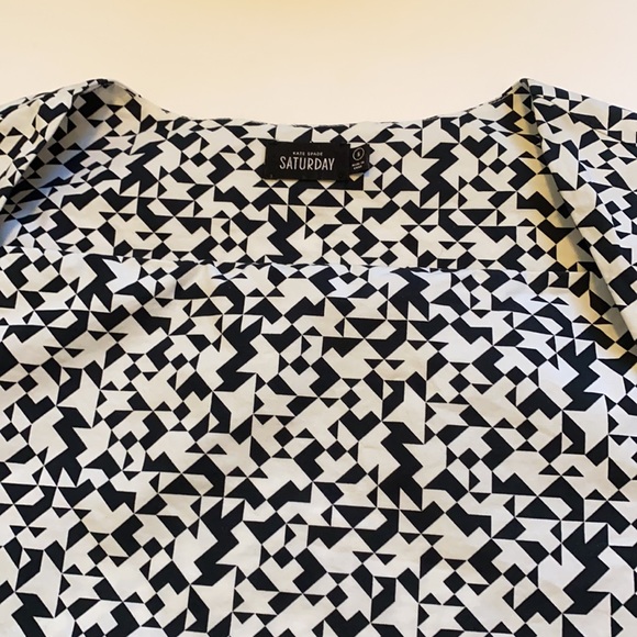 💰Kate Spade Saturday black and white geometric top - Picture 4 of 7